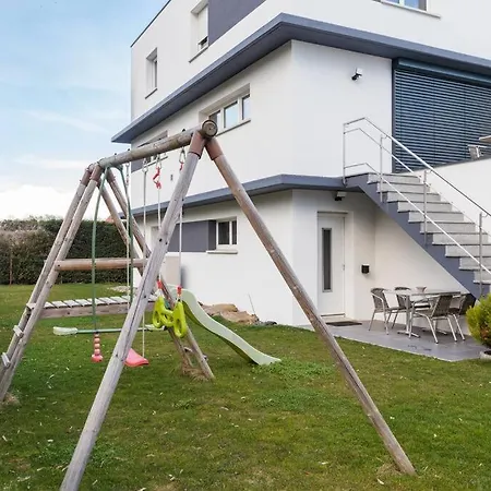 Spacieux Dans Le Vignoble アパート ベネヴィヒル